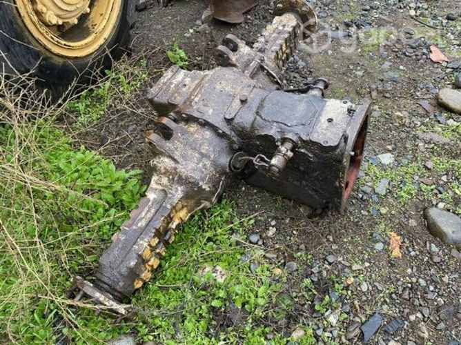 Eje trasero retro excavadora Ford