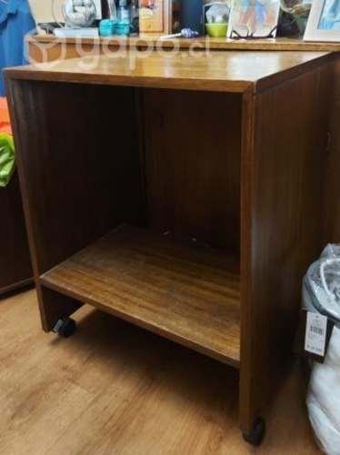 Mueble rack con ruedas