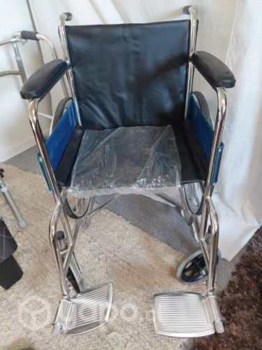 Silla de ruedas practicamente nueva