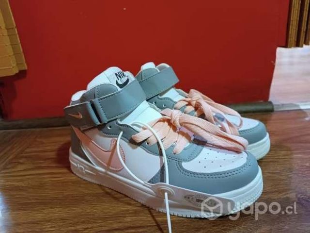 Se venden Zapatillas nuevas talla 36