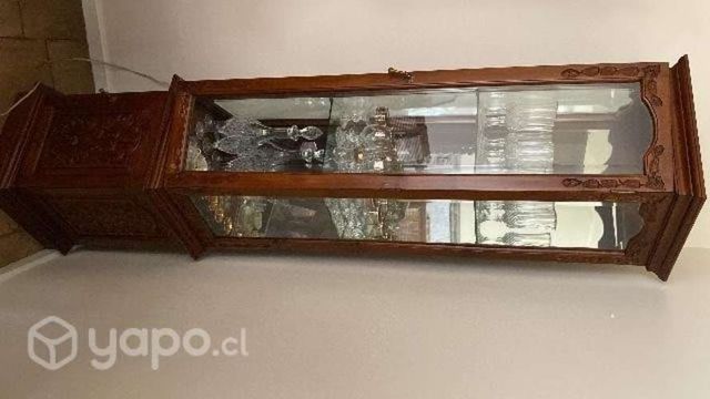 Vitrina madera con luz