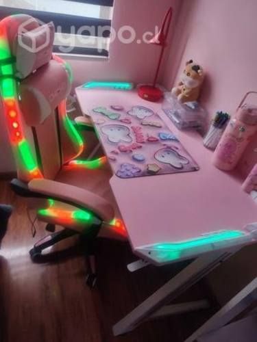 Escritorio y silla gamer