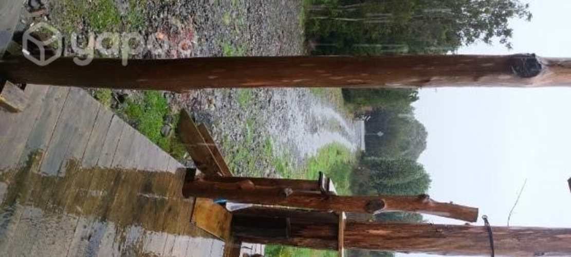 Parcela con 2 casa y rio