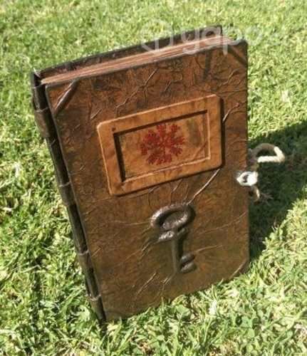 Agenda cuaderno diario medieval tipo Grimorio
