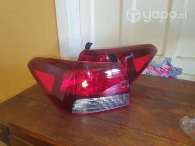 Foco trasero kia rio  izquierdo o derec