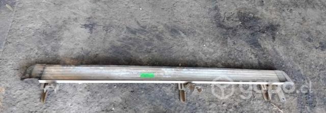 Pisadera Izquierda (MBC301) Mazda BT50 2019