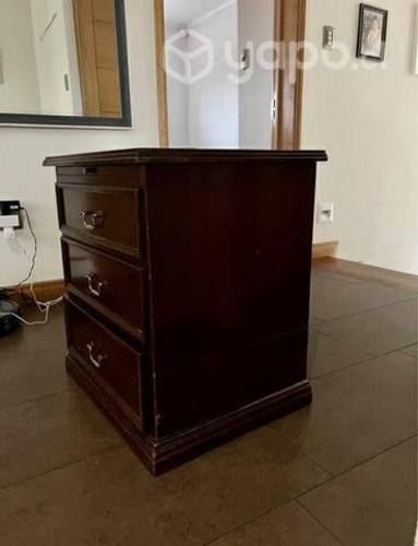 Veladores de madera de lingue