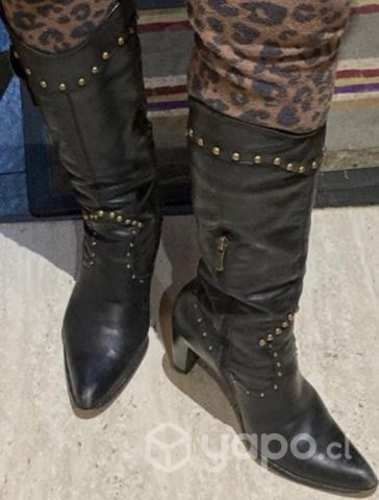 Botas cuero negras