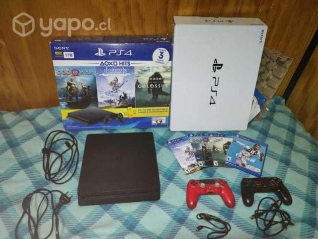 PS4 Slim 1Tb + 2 controles + 4 juegos