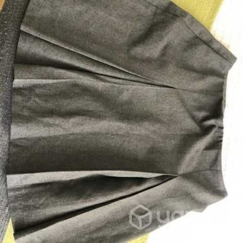 Falda gris de colegio