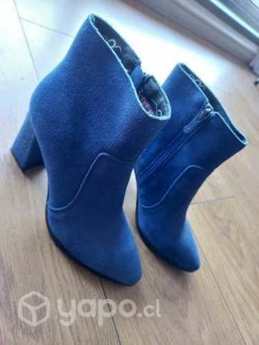 Botas azul rey marca Exótica talla 35