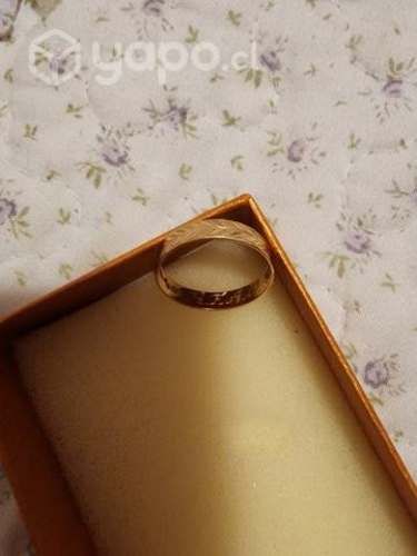 Anillo de oro