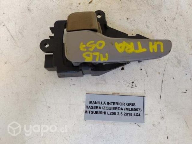 Manilla Int gris tra izq (057) Mitsubishi L200 201