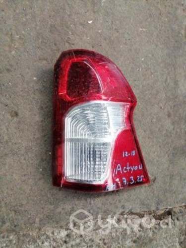 Foco derecho ssangyong actyon 2012-2018 original