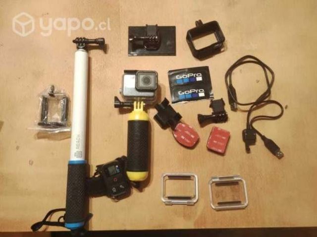 GoPro Hero 5 Black con accesorios originales