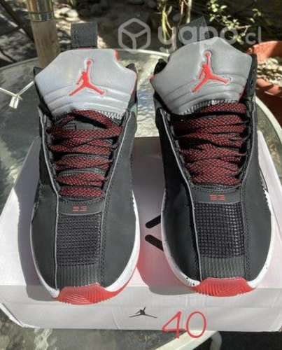 Zapatillas jordan número 40