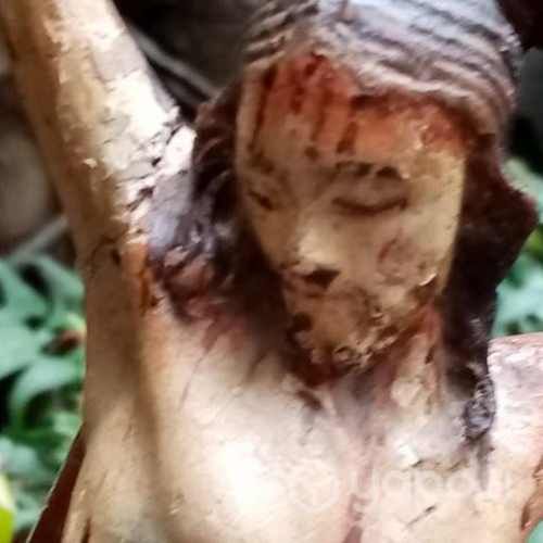Cristo Muy Antiguo,Policromado en Madsera