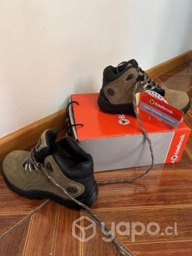 Zapatos de seguridad nuevos