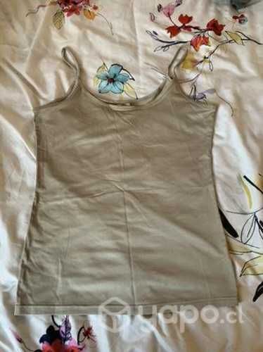 Polera/pabilo un básico en talla M.