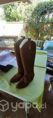 Botas mujer nuevas sin uso por apuro están nuevas
