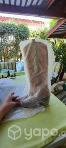 Botas mujer nuevas sin uso por apuro están nuevas
