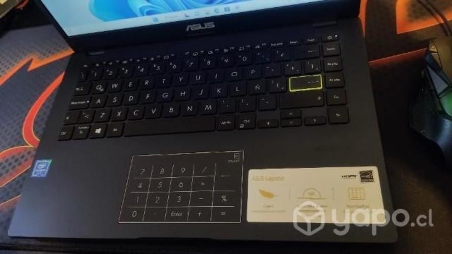 Notebook ASUS 2.8 GHz/4GB/SSD256GB+128GB