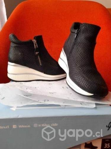 BOTINES CUERO MARCA 16 HRS. ORIGINAL No.35