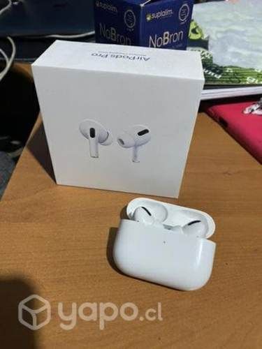 AirPods Pro originales con detalle
