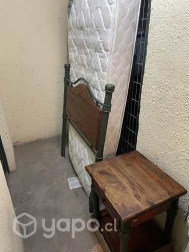 Cama y velador