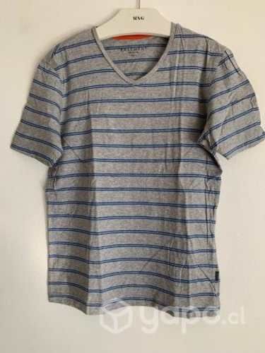 Poleras hombre talla S, metros Tobalaba y Colón