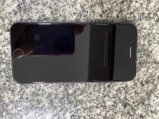 Celular iPhone SE
