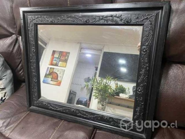 Espejo con borde negro