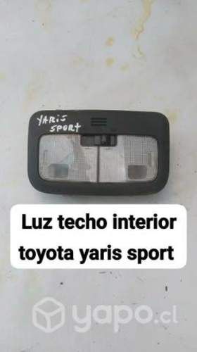 Luz techo interior Toyota Yaris sport año 2015