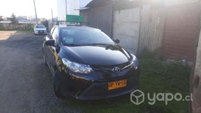 Colectivo Toyota Yaris 2016