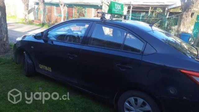 Colectivo Toyota Yaris 2016