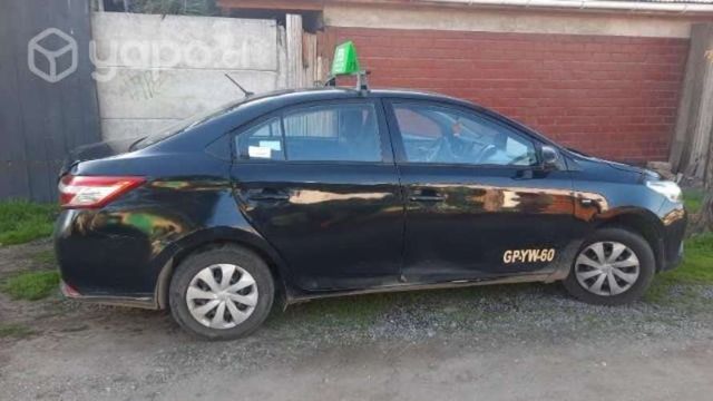 Colectivo Toyota Yaris 2016