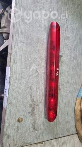 Tercera luz de freno peugeot 208 2018