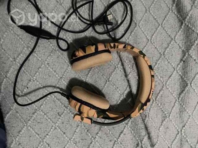 Audifono Camuflajeado Gamer Boccini Con Luz