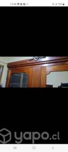 Ropero antiguo de 2 puertas con espejo y cajon