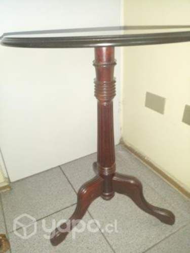 Mesa lateral cafe oscura