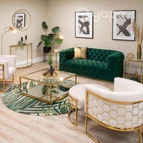 Mesa de centro dorada con vidrio y espejo