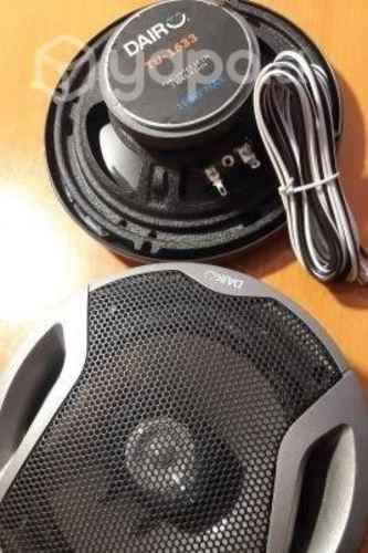 Dos parlantes nuevos de 180 watts redondos