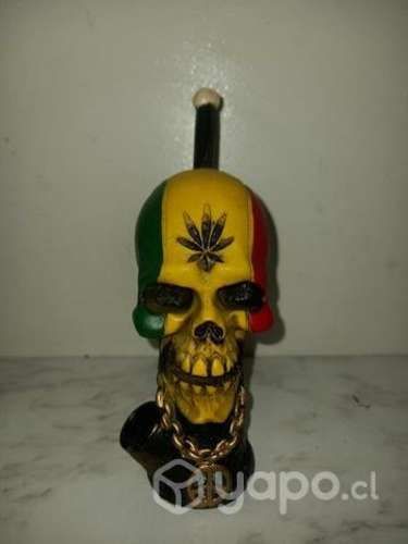 Pipa de cerámica con diseño de calavera