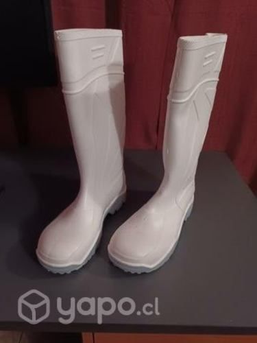 Botas blancas Medicina Veterinaria