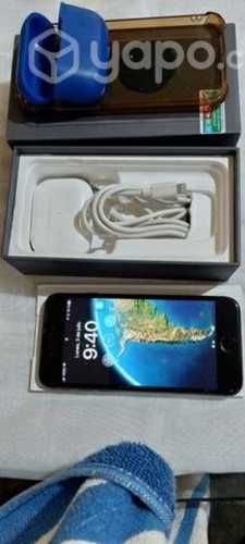 IPhone 8 de 64Gb con audífonos AirPods Pro