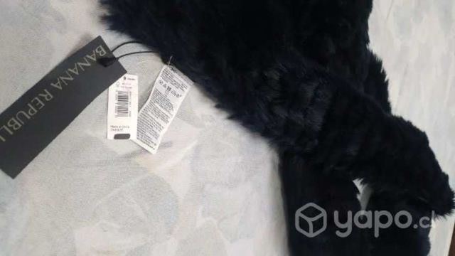 Bufanda fiel sintética Banana República nueva