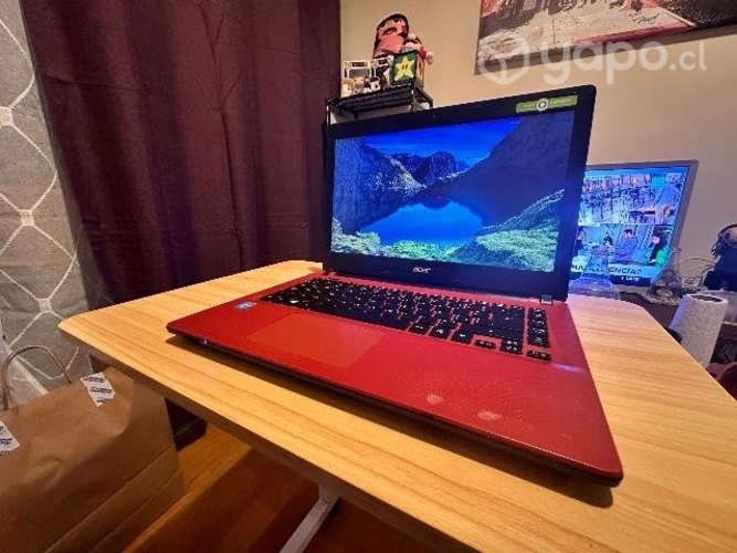 Notebook acer rojo
