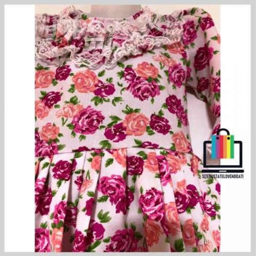 Vestido de Huasita Flores Rojo Rosadas Vuelos