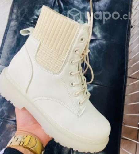 Botas color nud nuevas todas las tallas