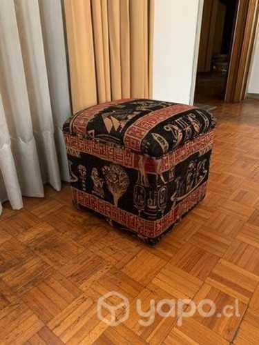 Piso tapizado en gobelino egipcio . Muy buen estad